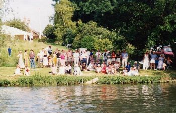 Crowds watching the May Bumps from Ditton Corner in 2000