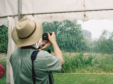 The rain sets in